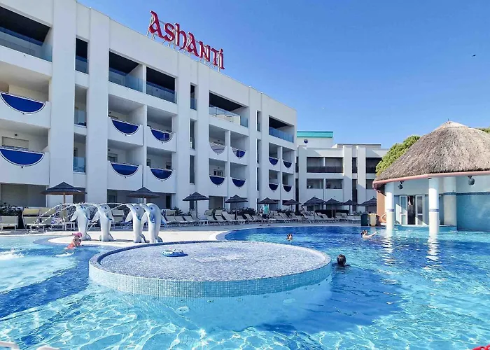 Ξενοδοχείο με διαμερίσματα Ashanti Wellness&spa 3*